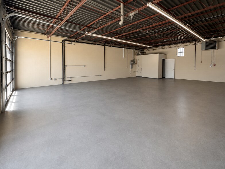 More Photos Of 32 Allen Blvd, Farmingdale Warehouse For Lease