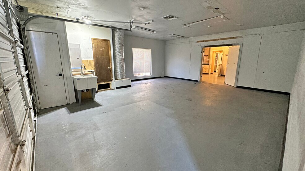 More Photos Of 4119 W FM 2147, Cottonwood Shores Storefront Retail Office For Lease