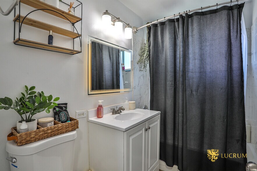 More Photos Of 6944-6954 Coldwater Canyon Ave, North Hollywood Apartments For Sale