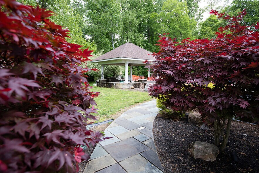 More Photos Of 4632 KY-1043, South Shore Medical For Lease