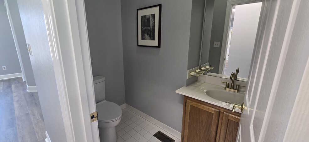 More Photos Of 2525 Raeford Rd, Fayetteville Medical For Lease