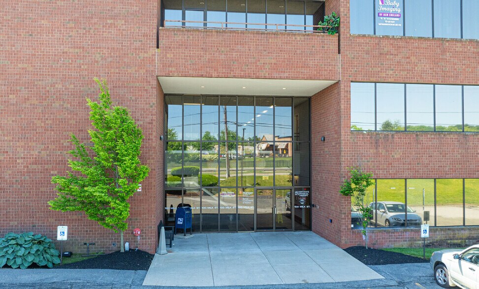 More Photos Of 100 Milk St, Methuen Medical For Lease
