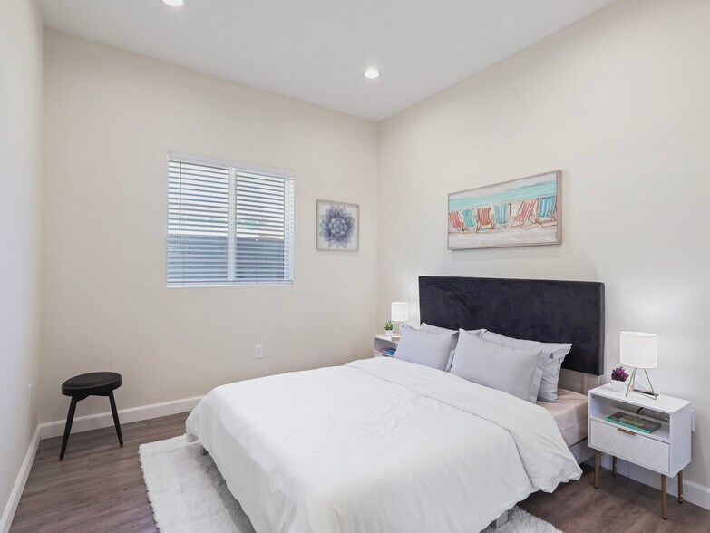 More Photos Of 15801 Chatsworth St, Granada Hills Multifamily For Sale