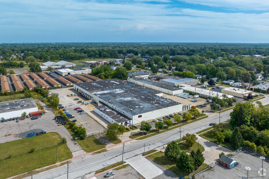 More Photos Of 2727 S Beech Daly Rd, Dearborn Heights Warehouse For Sale