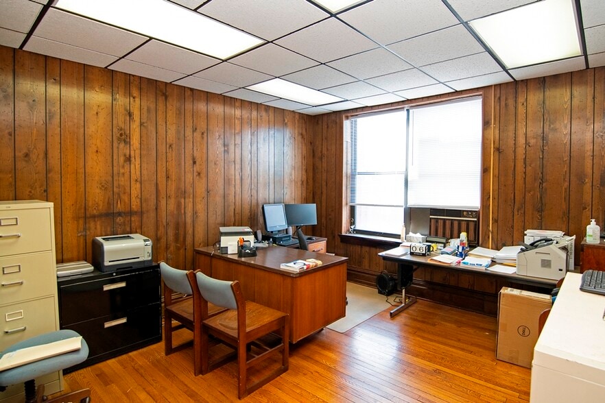 More Photos Of 207 S Heber St, Beckley Office For Sale