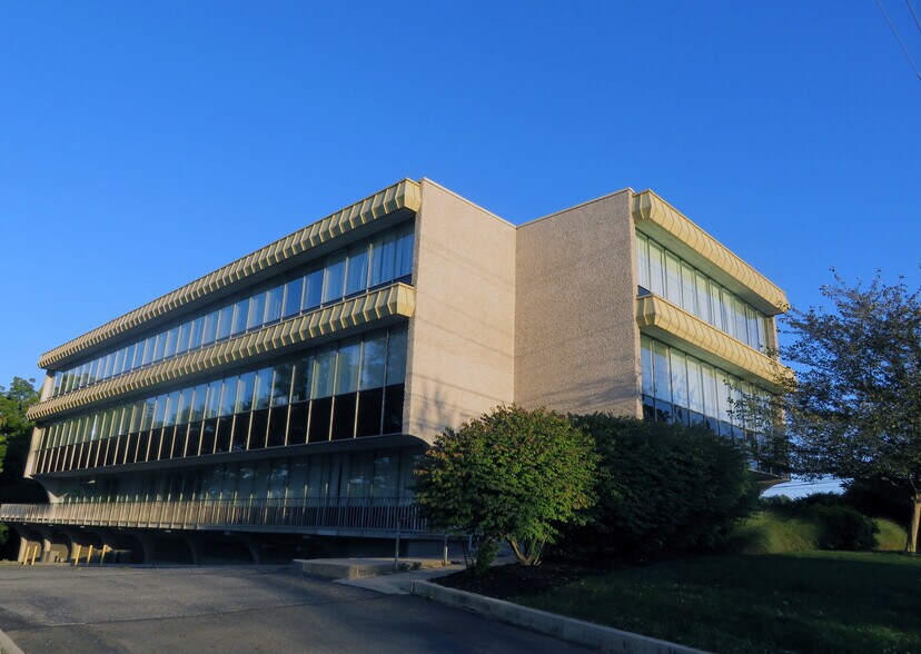 More Photos Of 355 N 21st St, Camp Hill Medical For Lease