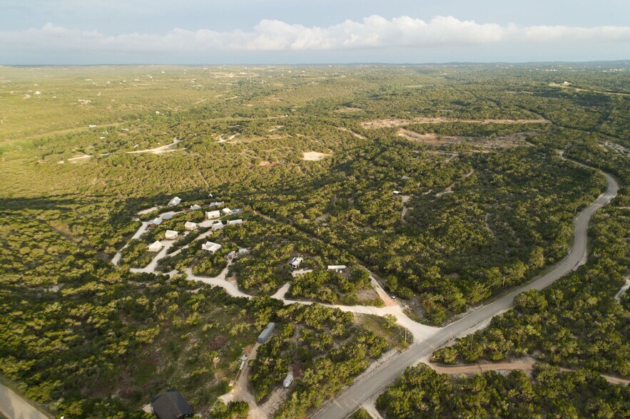 More Photos Of 7400 McGregor Ln, Dripping Springs Hotel For Sale