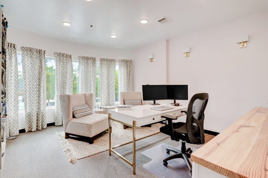 More Photos Of 6544 Greatwood Pky, Sugar Land Loft Creative Space For Lease