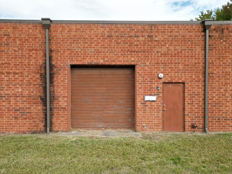 More Photos Of 900 Baker Rd, High Point Warehouse For Lease