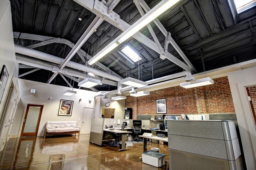 More Photos Of 2005 N St, Sacramento Loft Creative Space For Lease