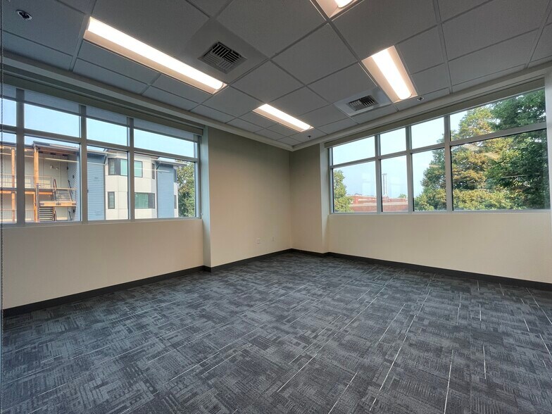 More Photos Of 2740 SE Powell Blvd, Portland Office For Lease