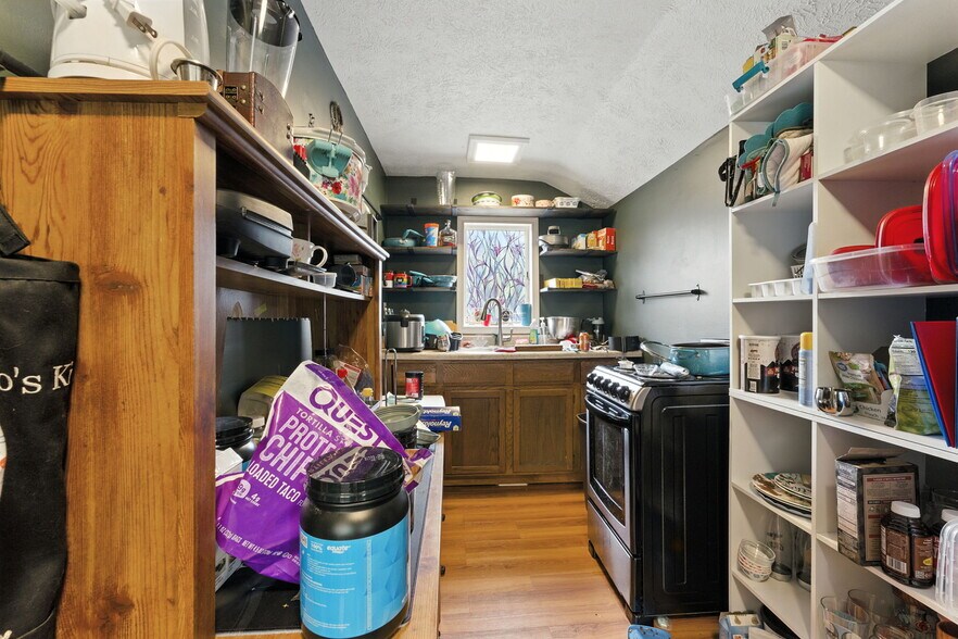 More Photos Of 502 W State St, Hastings Freestanding For Sale