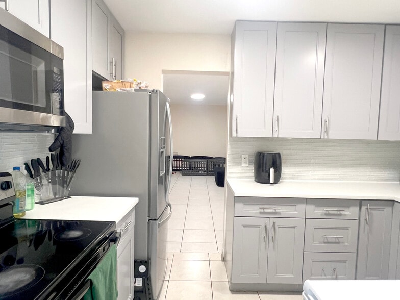 More Photos Of 2134 Lincoln St, Hollywood Apartments For Sale