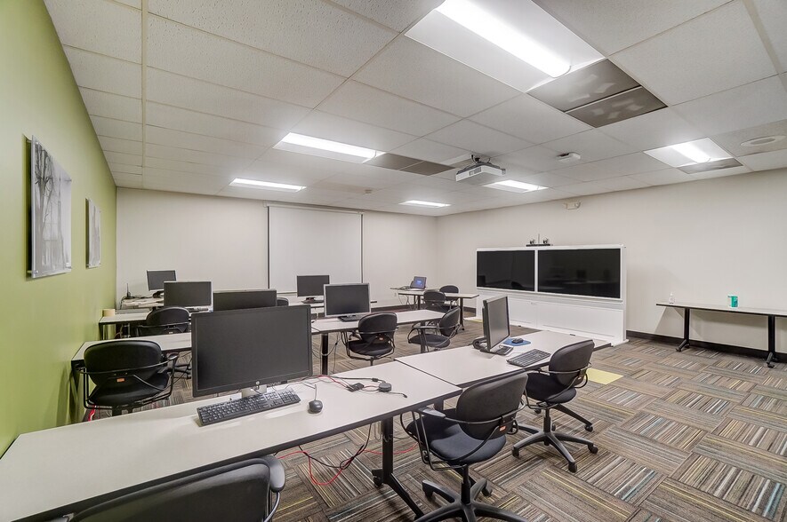 More Photos Of 2025 E 4th St, Lima Light Manufacturing For Sale