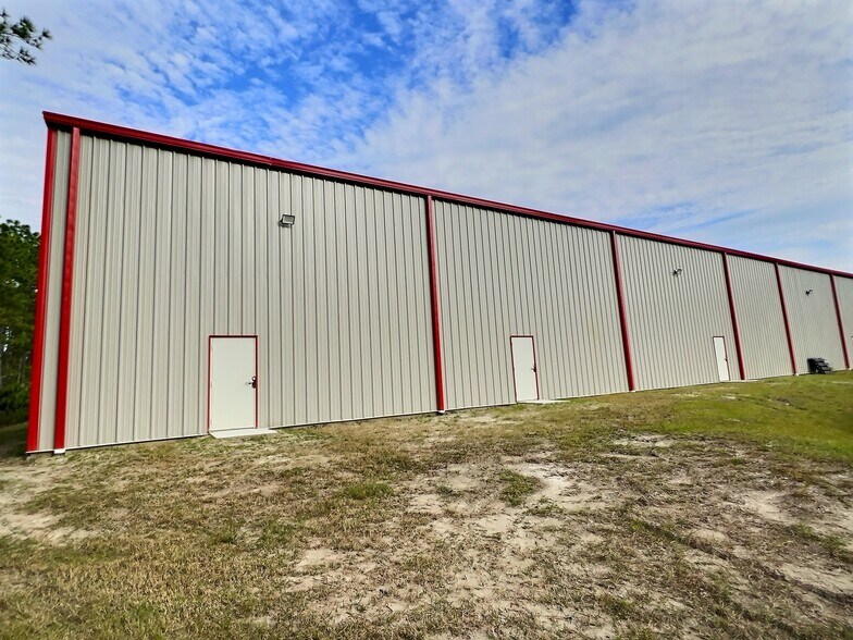 More Photos Of 25 Railside Way, Palm Coast Warehouse For Lease