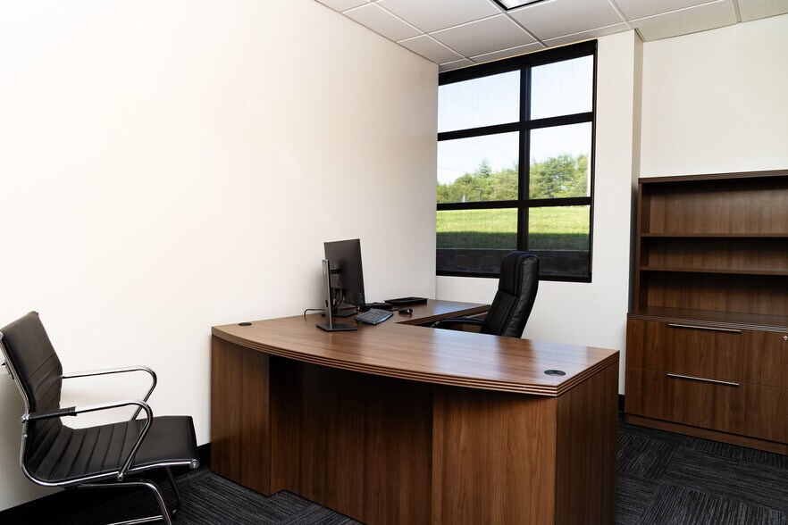More Photos Of 3540 NE Ralph Powell Rd, Lee's Summit Office For Lease