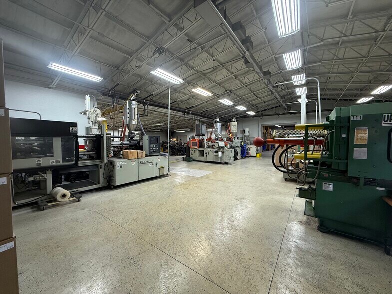 More Photos Of 3921 32nd St, Port Huron Manufacturing For Sale