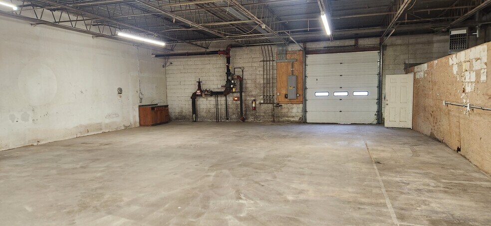More Photos Of 123 Union City Rd, Prospect Warehouse For Sale
