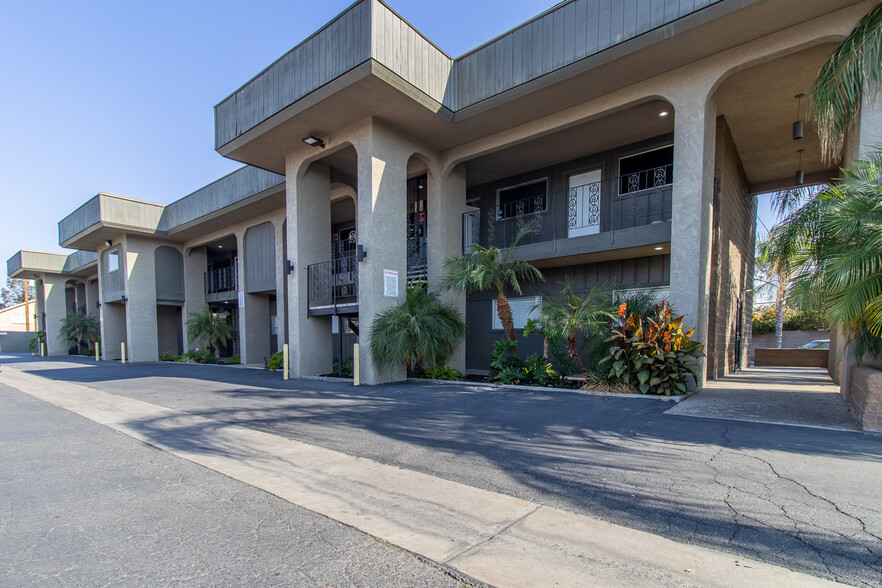 Primary Photo Of 1920 W Princeton Ave, Visalia Office For Lease