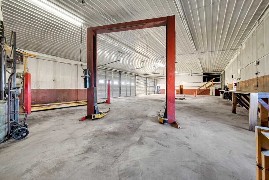 More Photos Of 104 Main St, Wiggins Industrial For Sale