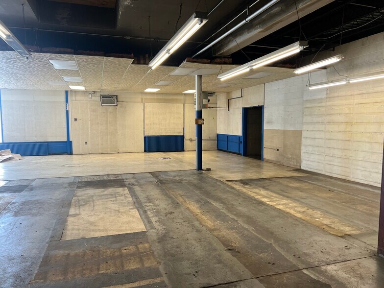 More Photos Of 60 E Rock St, Harrisonburg Light Distribution For Lease