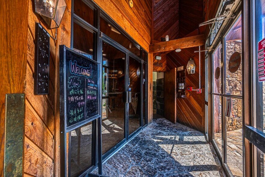 More Photos Of 4601 SE 29th St, Oklahoma City Restaurant For Sale