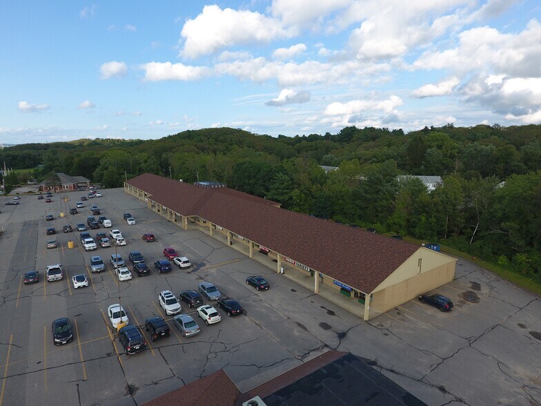 More Photos Of 567 Southbridge St, Auburn Storefront For Lease