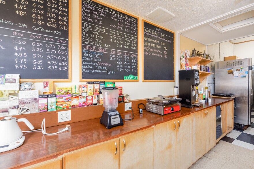 More Photos Of 128 W 1st St, Port Angeles General Retail For Sale