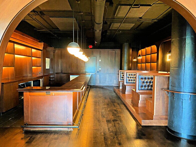 More Photos Of 250 Westfield Ave, Waterloo Hotel For Lease