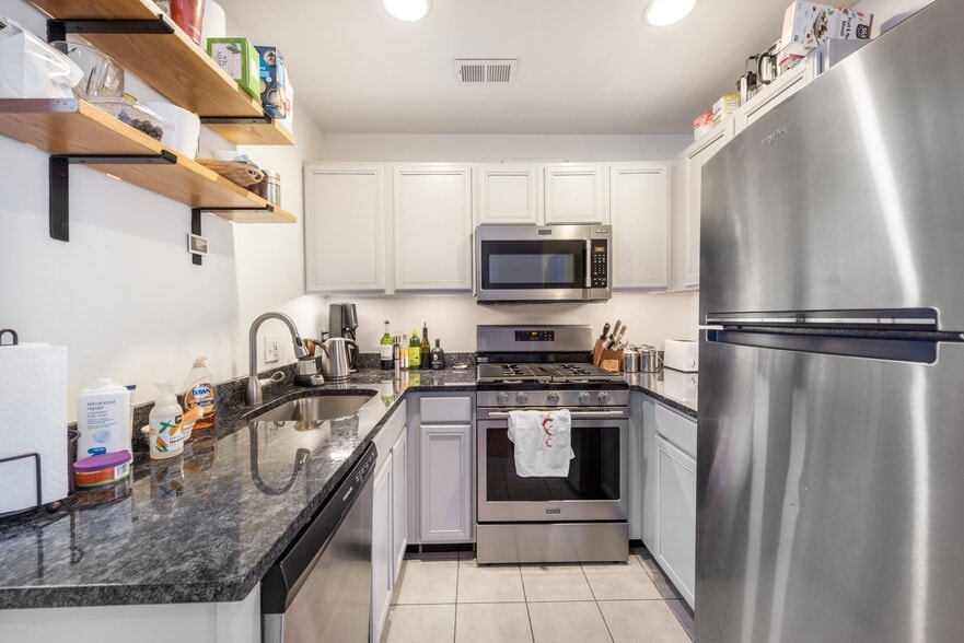 More Photos Of 919-921 Lombard St, Philadelphia Apartments For Sale