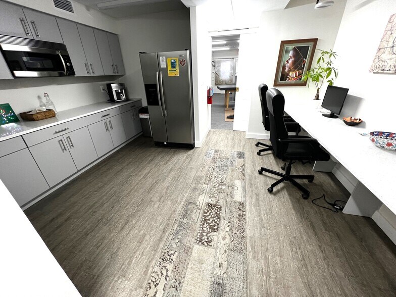 More Photos Of 403 N Henry St, Alexandria Office For Sale