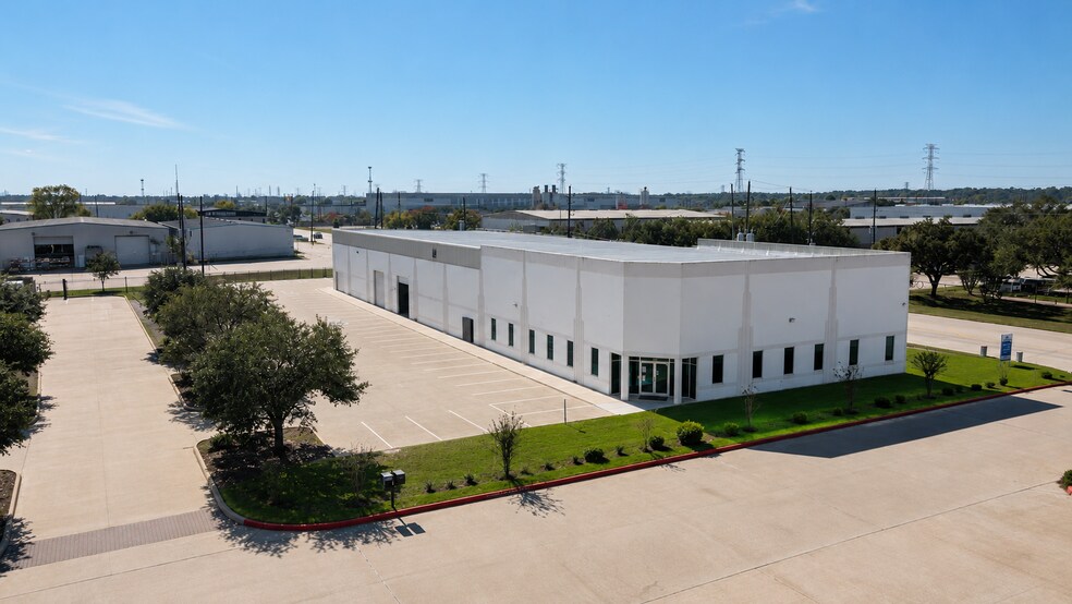 More Photos Of 10851 Train Ct, Houston Warehouse For Lease