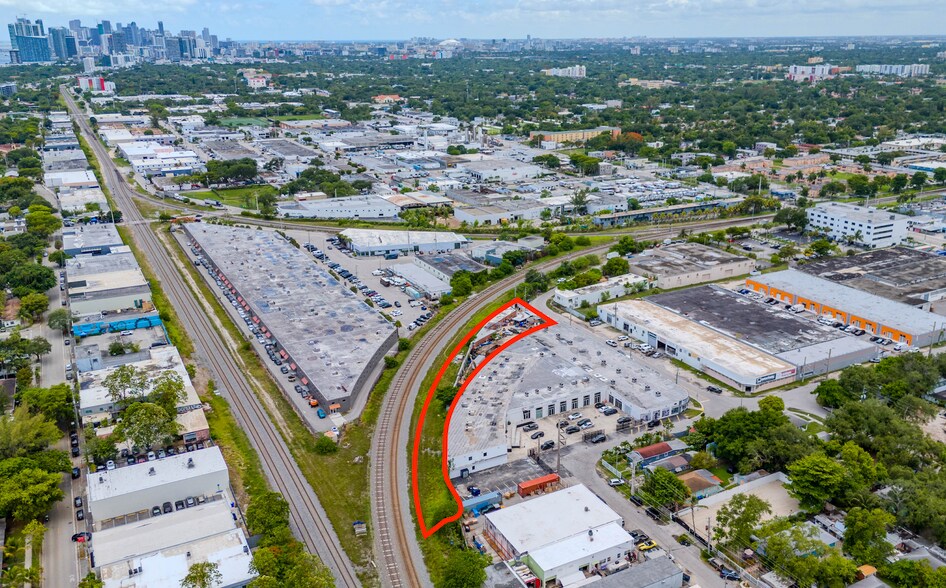 More Photos Of 7373 NE 3rd Ct, Miami Warehouse For Sale