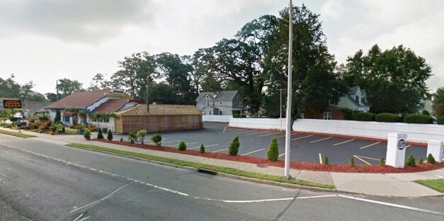 More Photos Of 550 Sunrise Hwy, Baldwin Restaurant For Lease