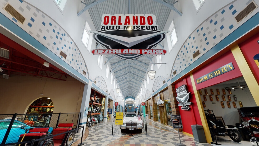 More Photos Of 5250 International Dr, Orlando Restaurant For Lease