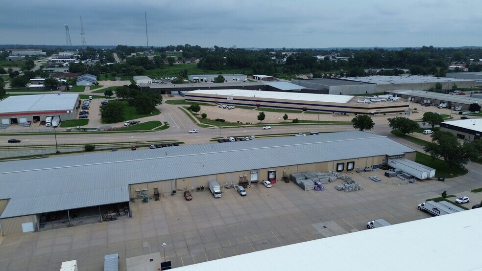 More Photos Of 1005 33rd Ave SW, Cedar Rapids Warehouse For Lease