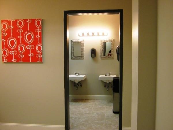 More Photos Of 76 Progress Dr, Stamford Research And Development For Lease