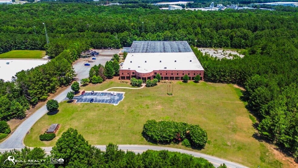 More Photos Of 14290 Lochridge Blvd, Covington Distribution For Lease