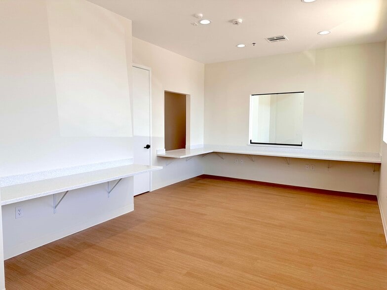 More Photos Of 1400 N Coit Rd, McKinney Medical For Sale