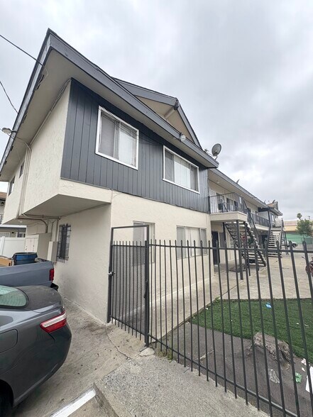 More Photos Of 3877 Menlo Ave, San Diego Apartments For Sale