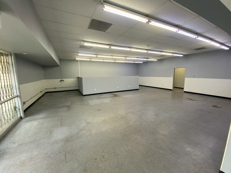 More Photos Of 4803-4809 Melrose Ave, Los Angeles Freestanding For Lease