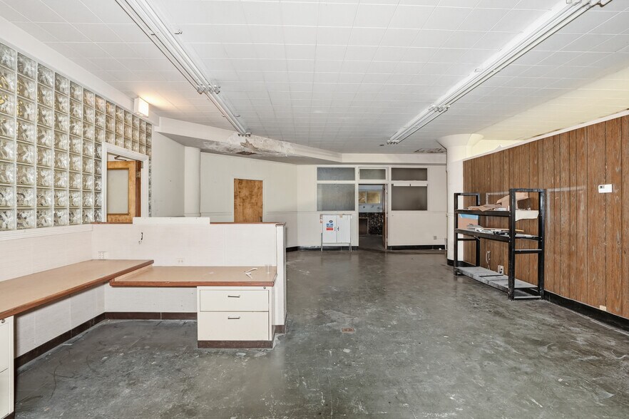 More Photos Of 4500 S Tripp Ave, Chicago Warehouse For Sale