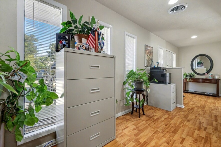 More Photos Of 2406 Dawn Dr, Georgetown Office For Sale