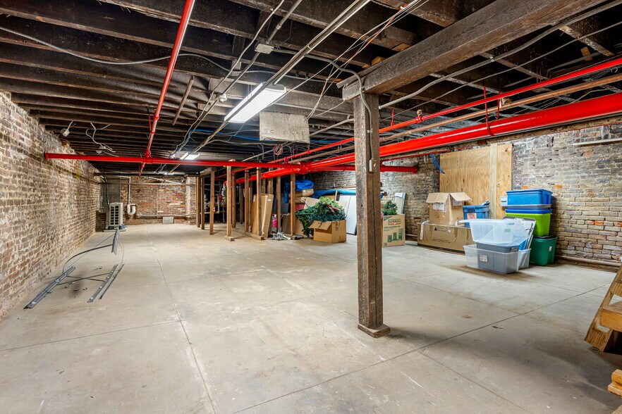 More Photos Of 222 Pearl St, New Albany Office Residential For Sale