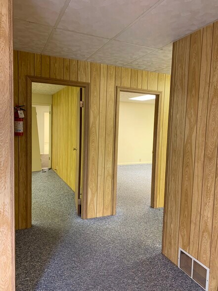 More Photos Of 817 Kilbourne St, Bellevue Medical For Lease