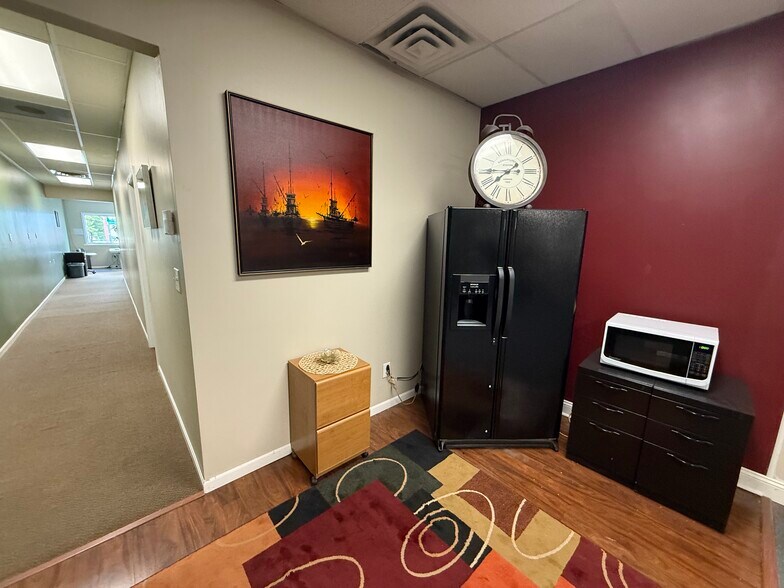 More Photos Of 216 E Grand River Rd, Laingsburg General Retail For Sale