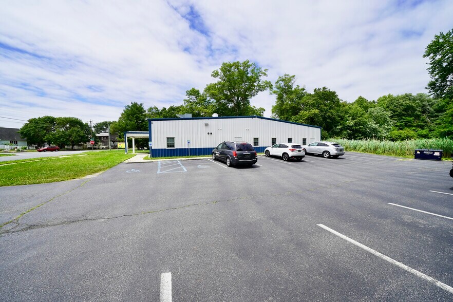 More Photos Of 21 North St, Hartly General Retail For Sale