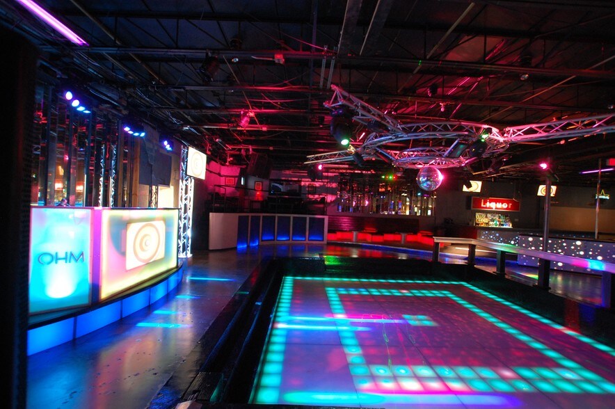 More Photos Of 2211 4th St, Lubbock Freestanding For Sale