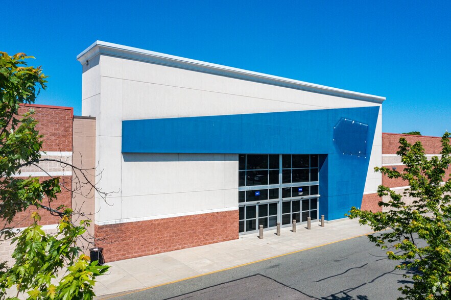 More Photos Of 7290-7297 Battle Hill Dr, Mechanicsville Storefront For Lease