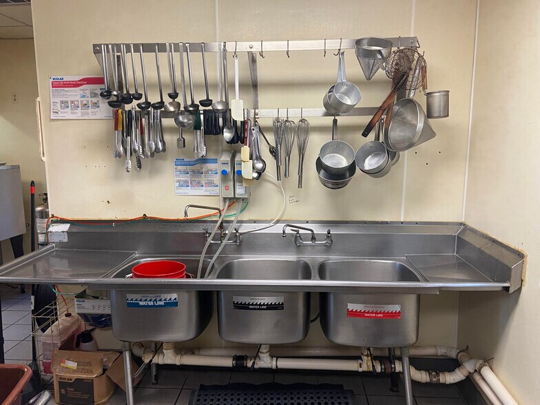 More Photos Of 298 Old Bowers Rd, Mertztown Restaurant For Lease